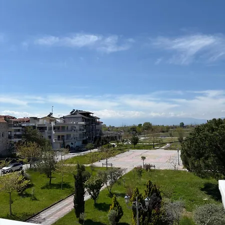 Alexander Aparthotel *