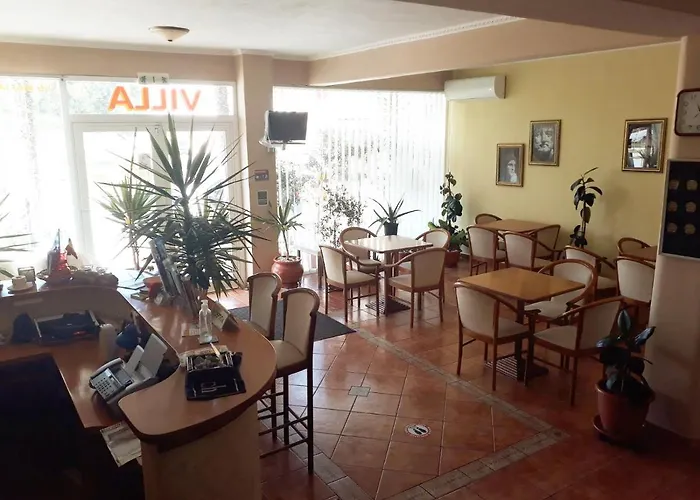 Alexander Aparthotel 3*