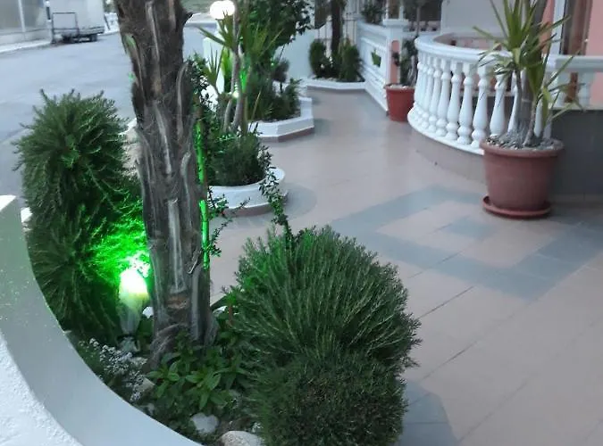 Alexander Aparthotel 3*