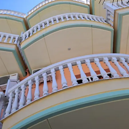 Alexander Aparthotel 3*